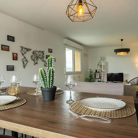 Minoterie Accueillant T3 Avec Place De Parking Privee Apartamento Annecy
